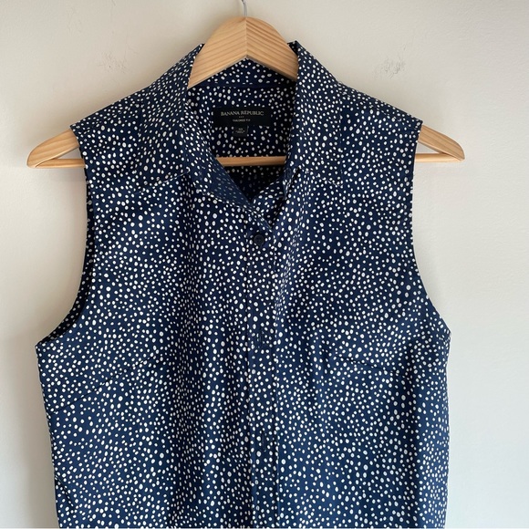 Banana Republic Womens Navy White Tailored Fit Sleeveless Button Up Blouse Sz 10 - Picture 12 of 12